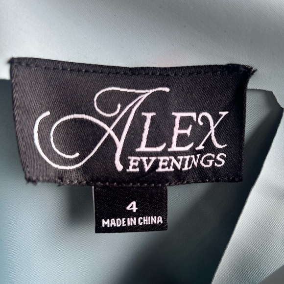 🆕 💎👗 Alex Evenings Light Blue Draped Sheath Dress with Jeweled Accent | Size 4 - Picture 14 of 16